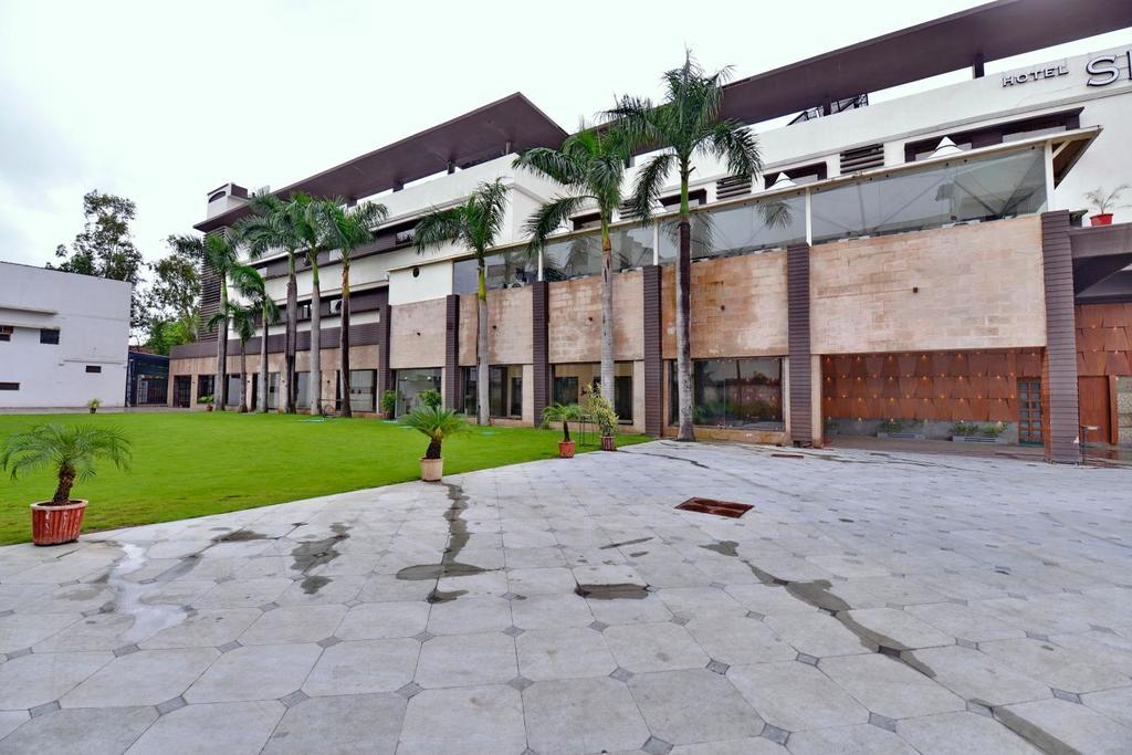 Hotel Silver Oak Bilāspur 外观 照片