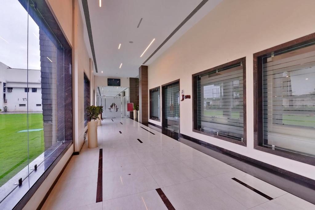 Hotel Silver Oak Bilāspur 外观 照片