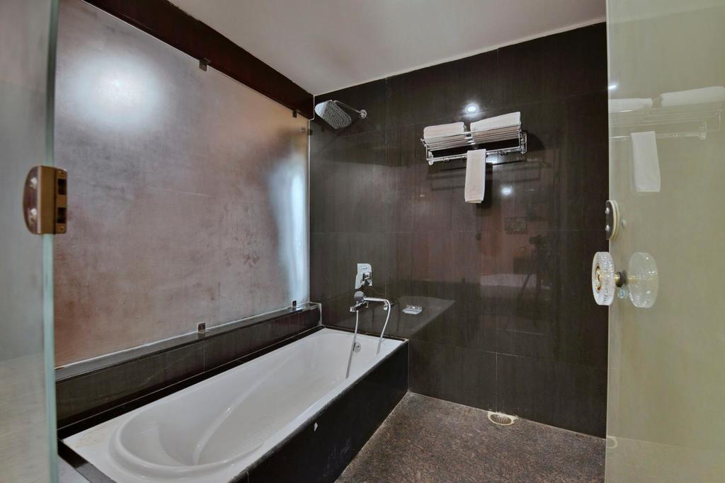 Hotel Silver Oak Bilāspur 外观 照片